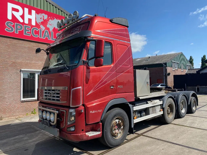 Volvo FH 16.700 FH16-700 8X4 140 TON FULL STEEL - Tractor: foto 2 Volvo FH 16.700 FH16-700 8X4 140 TON FULL STEEL - Tractor: foto 2