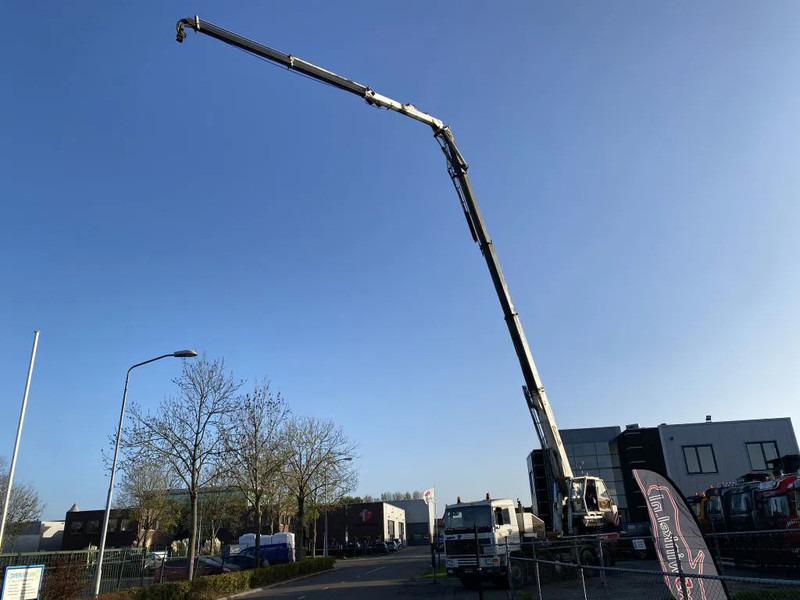 Volvo F 12 8X4 + CORMACH 87000 CRANE - 8.642 HOURS - Camião grua: foto 2 Volvo F 12 8X4 + CORMACH 87000 CRANE - 8.642 HOURS - Camião grua: foto 2