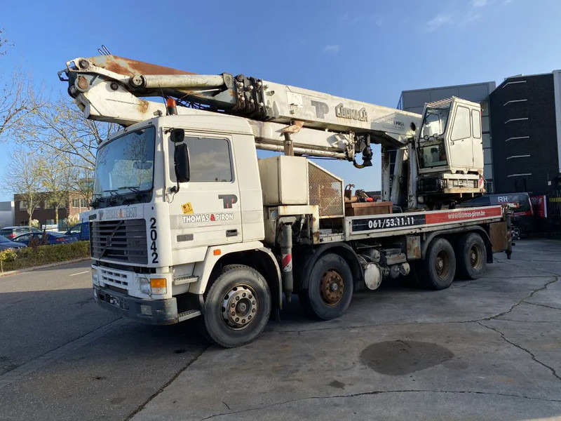 Volvo F 12 8X4 + CORMACH 87000 CRANE - 8.642 HOURS - Camião grua: foto 4 Volvo F 12 8X4 + CORMACH 87000 CRANE - 8.642 HOURS - Camião grua: foto 4
