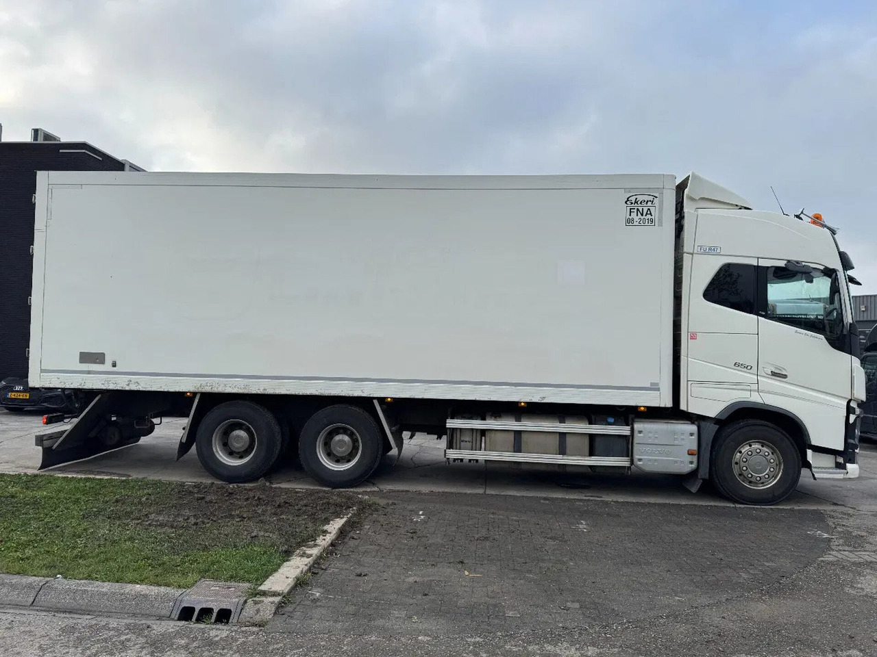 Volvo FH 16.650 6X4 - EURO 6 + CARRIER SUPRA 750 - Camião frigorífico: foto 4 Volvo FH 16.650 6X4 - EURO 6 + CARRIER SUPRA 750 - Camião frigorífico: foto 4