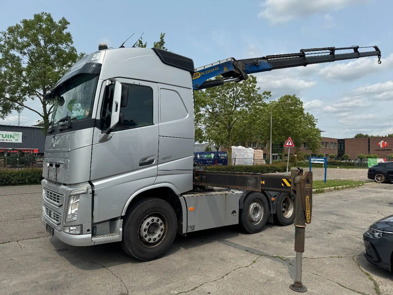 Volvo FH 460 6X2 PALFINGER 2300 + REMOTE CONTROL - Camião grua: foto 2 Volvo FH 460 6X2 PALFINGER 2300 + REMOTE CONTROL - Camião grua: foto 2