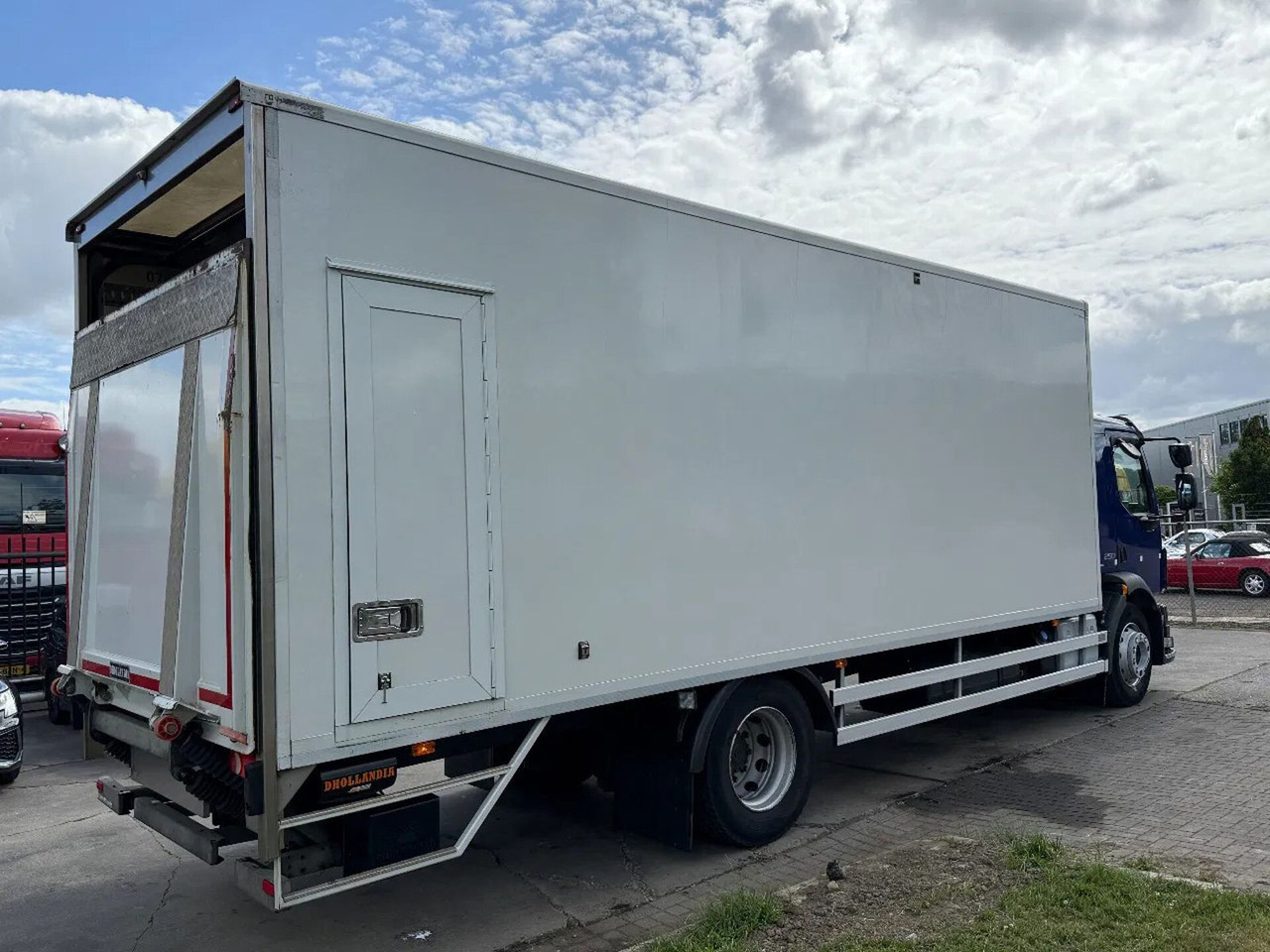 Volvo FL 250 18 TON - ONLY 169.291 KM + DHOLLANDIA LIF - Camião furgão: foto 4 Volvo FL 250 18 TON - ONLY 169.291 KM + DHOLLANDIA LIF - Camião furgão: foto 4
