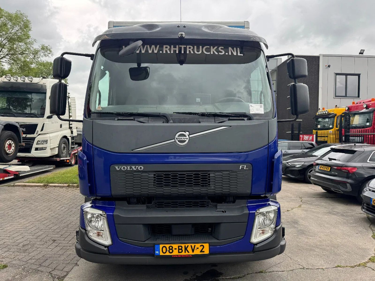 Volvo FL 250 4X2 EURO 6 DHOLLANDIA LIFT + CARGOLOCK TÜ - Camião furgão: foto 2 Volvo FL 250 4X2 EURO 6 DHOLLANDIA LIFT + CARGOLOCK TÜ - Camião furgão: foto 2