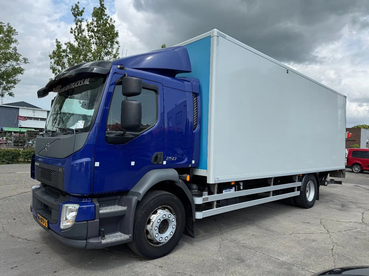 Volvo FL 250 4X2 - EURO 6 + DHOLLANDIA LIFT + TÜV 04-2 - Camião furgão: foto 2 Volvo FL 250 4X2 - EURO 6 + DHOLLANDIA LIFT + TÜV 04-2 - Camião furgão: foto 2