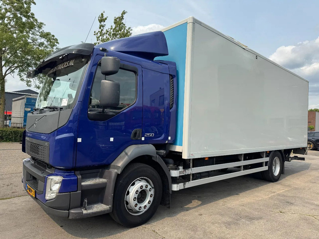 Volvo FL 250 4X2 - EURO 6 + DHOLLANDIA LIFT + TÜV 05-2 - Camião furgão: foto 2 Volvo FL 250 4X2 - EURO 6 + DHOLLANDIA LIFT + TÜV 05-2 - Camião furgão: foto 2