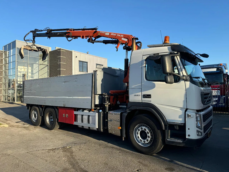 Volvo FM 330 6X2 - EURO 5 + ATLAS 126.3E A2 + REMOTE + LIFT/STEERING AXLE + TÜV 08-2025 - Camião basculante, Camião grua: foto 1 Volvo FM 330 6X2 - EURO 5 + ATLAS 126.3E A2 + REMOTE + LIFT/STEERING AXLE + TÜV 08-2025 - Camião basculante, Camião grua: foto 1