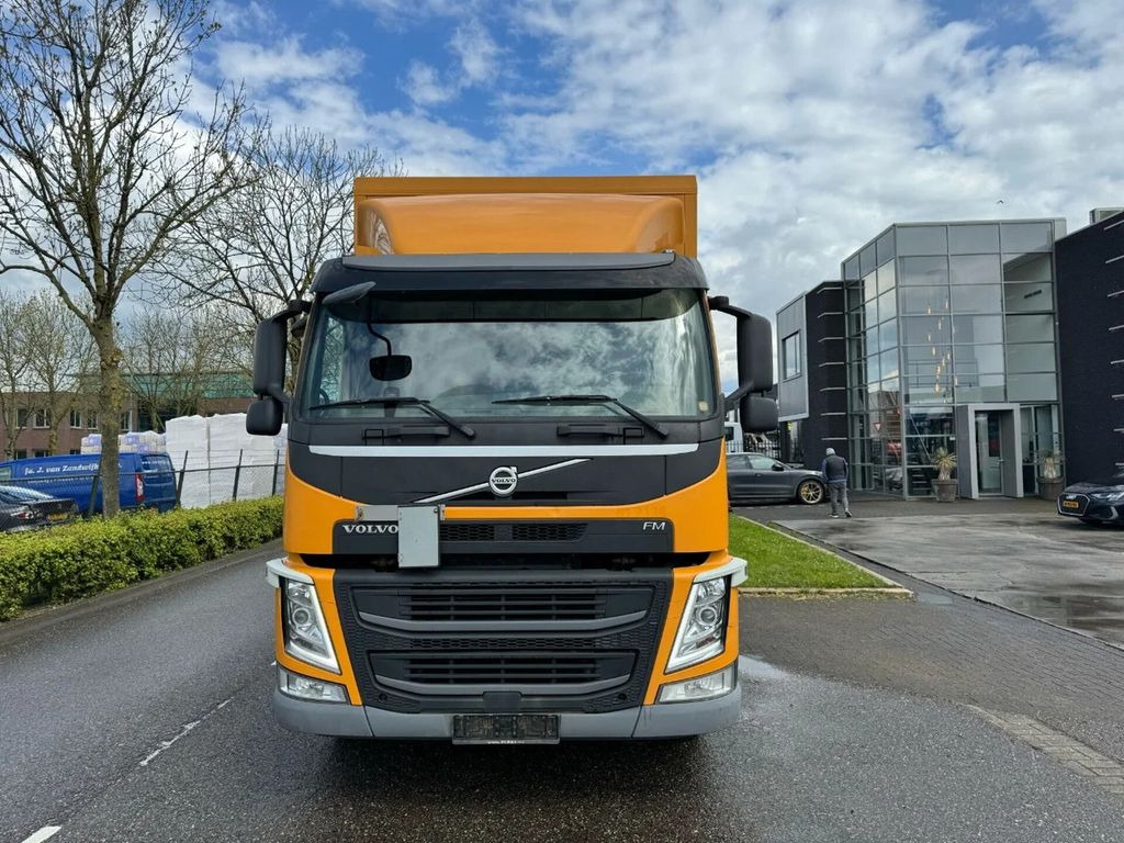 Volvo FM 370 4X2 EURO 6 + CARGOBOX + CARGOLIFT ZEPRO - Camião furgão: foto 2 Volvo FM 370 4X2 EURO 6 + CARGOBOX + CARGOLIFT ZEPRO - Camião furgão: foto 2