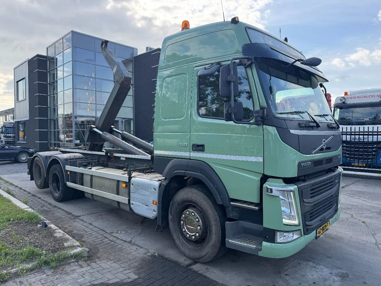 Volvo FM 410 6X2 EURO 6 VDL 21T HOOK - Camião polibenne: foto 2 Volvo FM 410 6X2 EURO 6 VDL 21T HOOK - Camião polibenne: foto 2