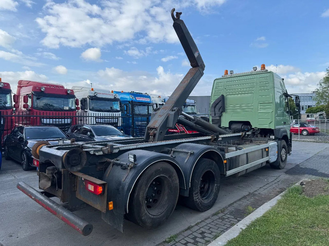 Volvo FM 410 6X2 EURO 6 VDL 21T HOOK - Camião polibenne: foto 4 Volvo FM 410 6X2 EURO 6 VDL 21T HOOK - Camião polibenne: foto 4