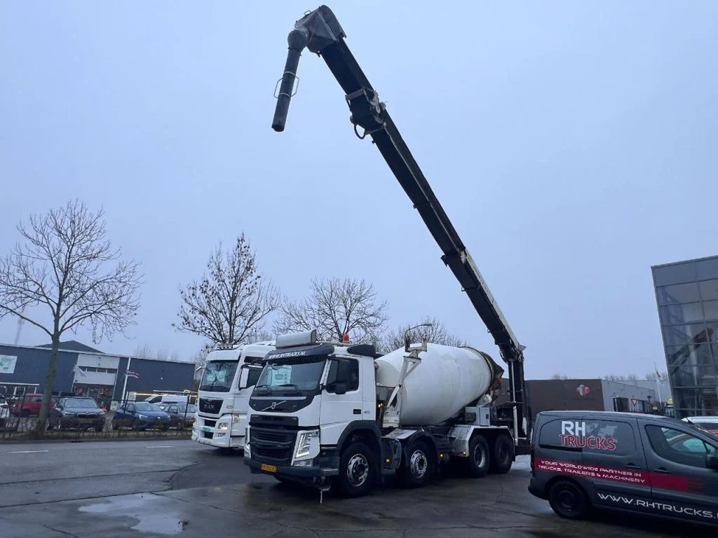 Volvo FM 410 8X4 MIXER 9m3 + LIEBHERR CONVEYOR BELT - Camião betoneira: foto 2 Volvo FM 410 8X4 MIXER 9m3 + LIEBHERR CONVEYOR BELT - Camião betoneira: foto 2