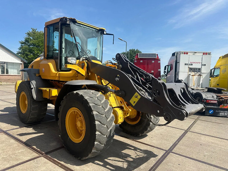 Volvo L60H , CE, 31359 HOURS, AUXILIARY HYDRAULICS, AIR CONDITIONER - Pá carregadora: foto 4 Volvo L60H , CE, 31359 HOURS, AUXILIARY HYDRAULICS, AIR CONDITIONER - Pá carregadora: foto 4