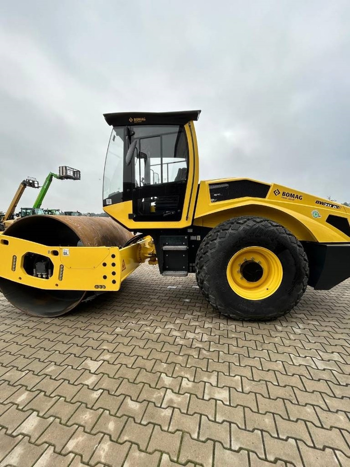 Bomag BW 211 D-5 - Compactador: foto 4 Bomag BW 211 D-5 - Compactador: foto 4