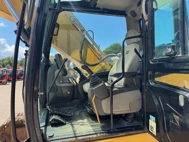 Escavadora de rastos CAT 323 D L: foto 13