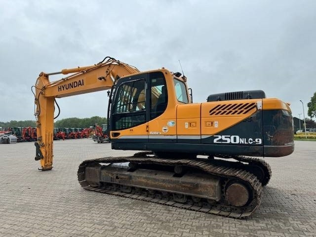 HYUNDAI R 250 NLC-9 - Escavadora de rastos: foto 2 HYUNDAI R 250 NLC-9 - Escavadora de rastos: foto 2