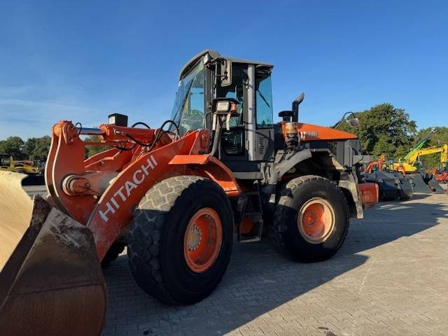 Hitachi ZW 180 - Pá carregadora de rodas: foto 1 Hitachi ZW 180 - Pá carregadora de rodas: foto 1