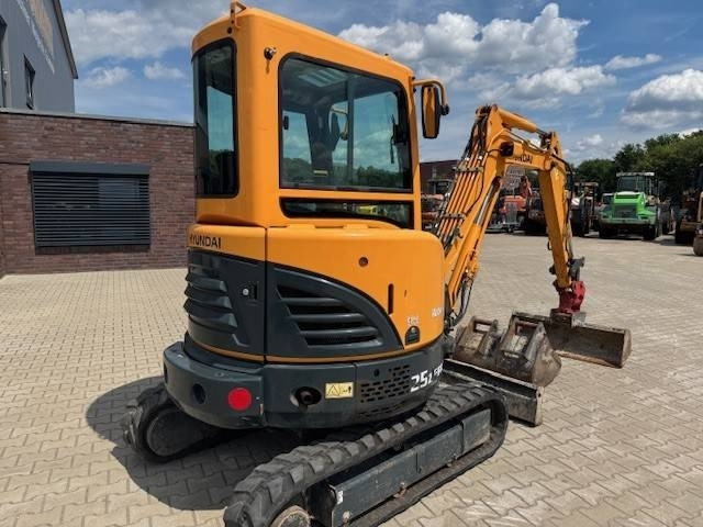 Hyundai R25Z-9 AK - Mini escavadeira: foto 5 Hyundai R25Z-9 AK - Mini escavadeira: foto 5