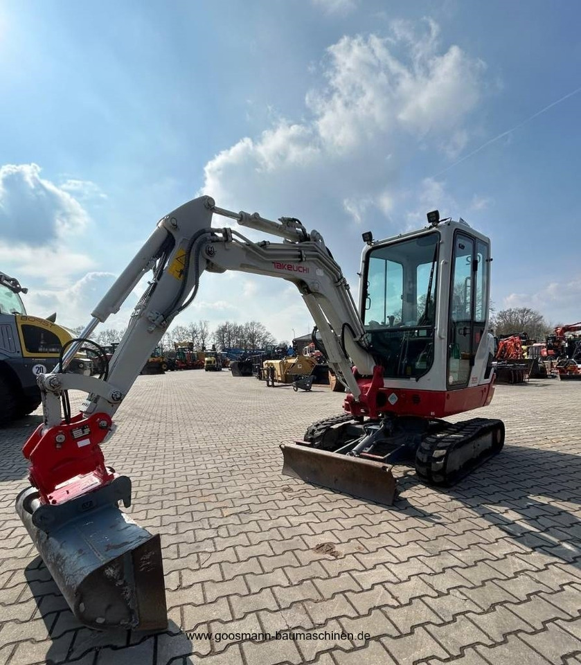 Takeuchi TB 225 - Mini escavadeira: foto 3 Takeuchi TB 225 - Mini escavadeira: foto 3