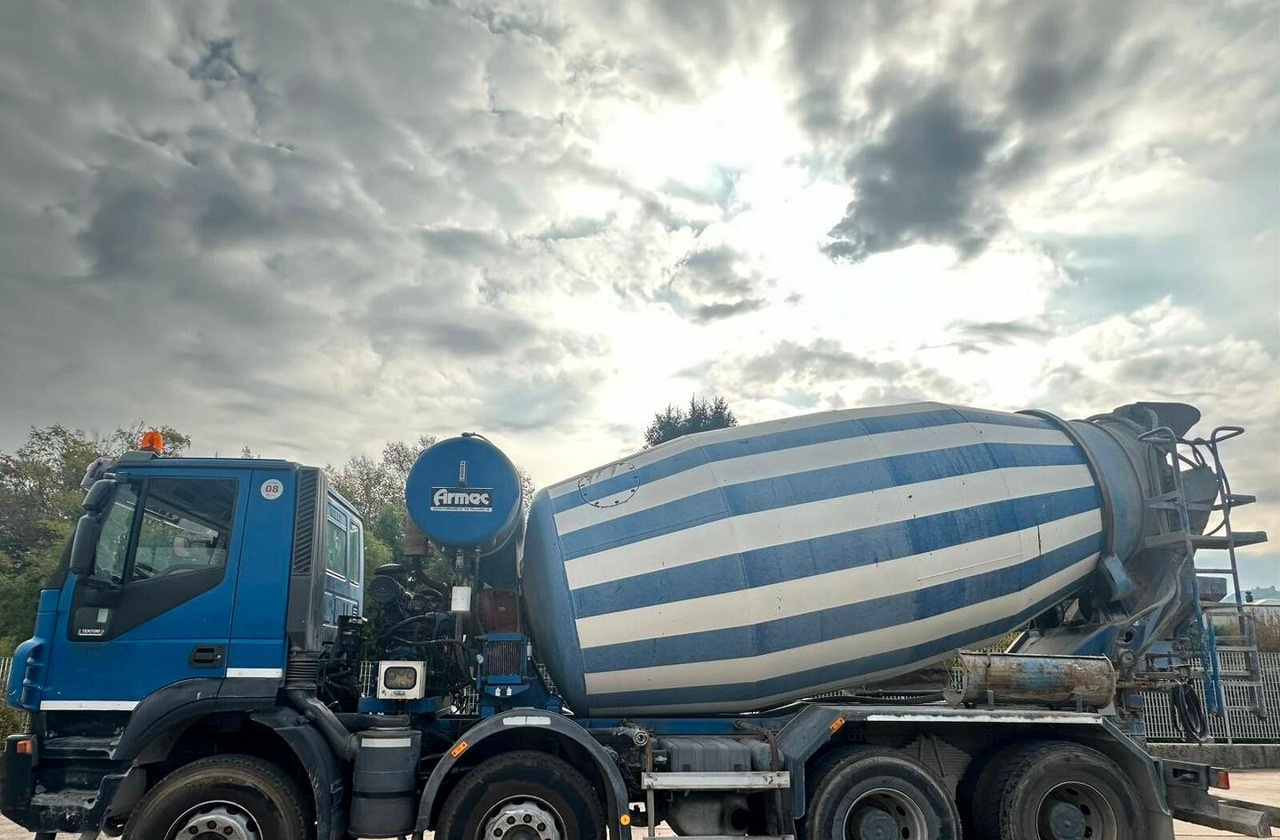 - Camião betoneira: foto 3 - Camião betoneira: foto 3