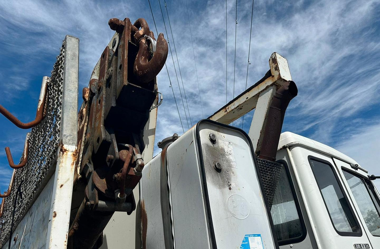 Camião de caixa aberta/ Plataforma, Camião grua Iveco 330 26 con gru: foto 9