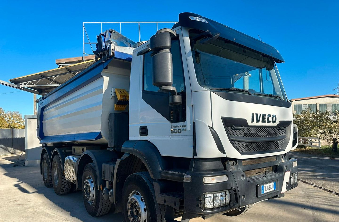Iveco Trakker 500 anno 2020 - Camião basculante: foto 1 Iveco Trakker 500 anno 2020 - Camião basculante: foto 1