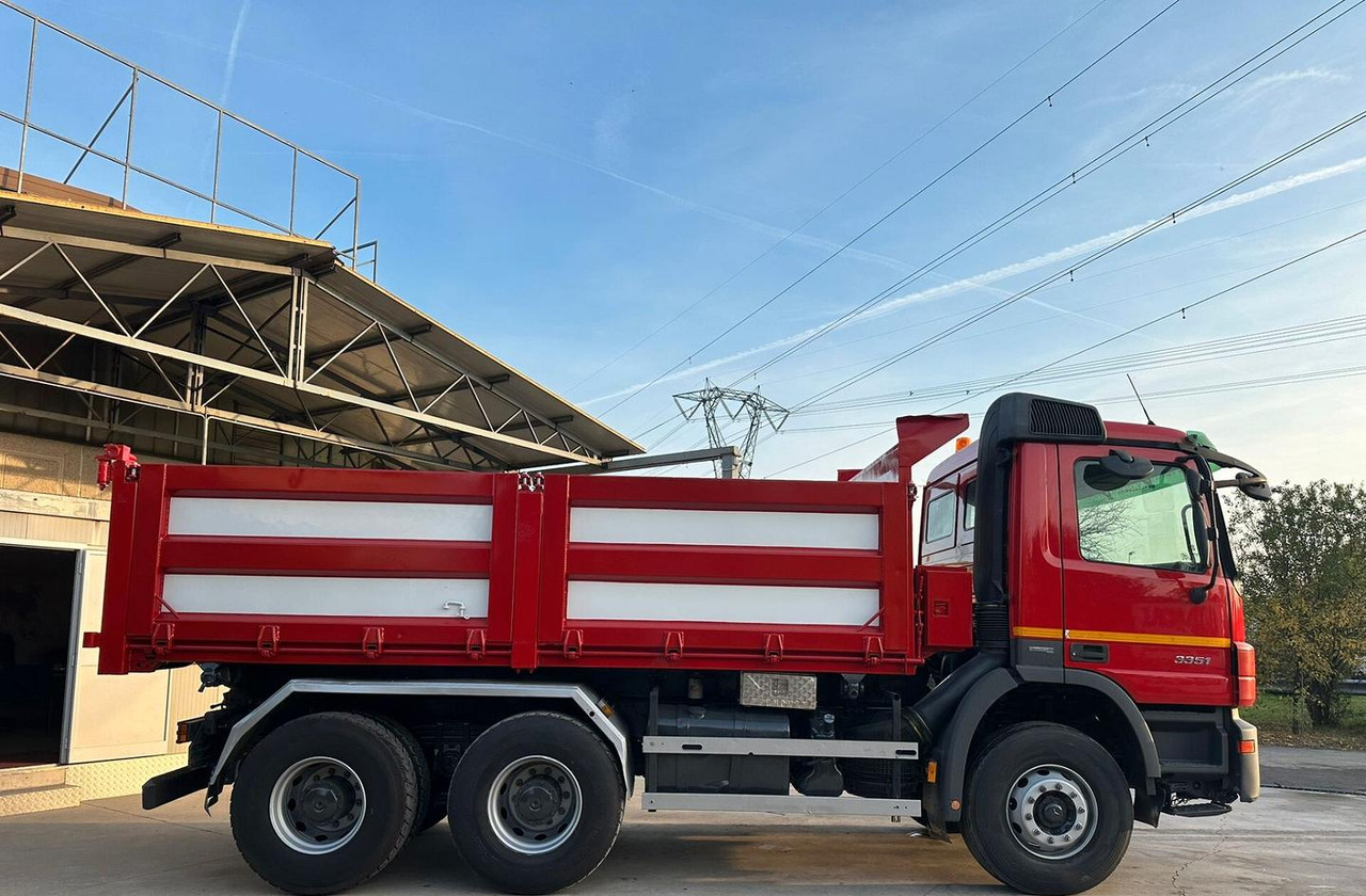 Mercedes Actros 3 assi 33 51 euro 5 - Camião de caixa aberta/ Plataforma: foto 4 Mercedes Actros 3 assi 33 51 euro 5 - Camião de caixa aberta/ Plataforma: foto 4