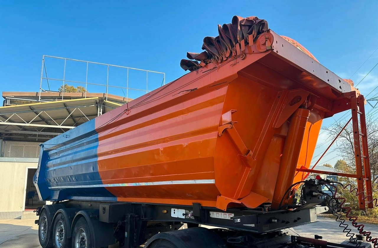 Semirimorchio ribaltabile Adige - Semi-reboque basculante: foto 2 Semirimorchio ribaltabile Adige - Semi-reboque basculante: foto 2