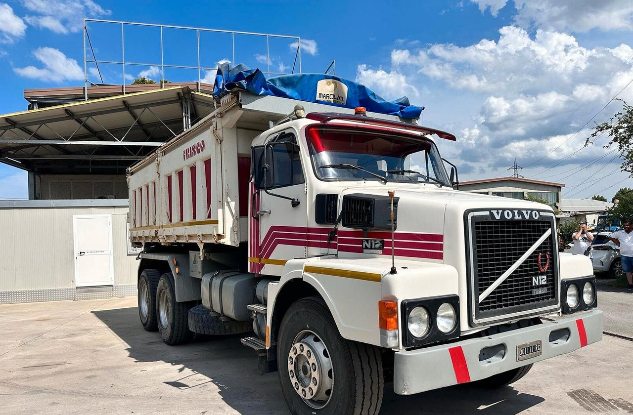 Volvo N12 ribaltabile - Camião basculante: foto 1 Volvo N12 ribaltabile - Camião basculante: foto 1