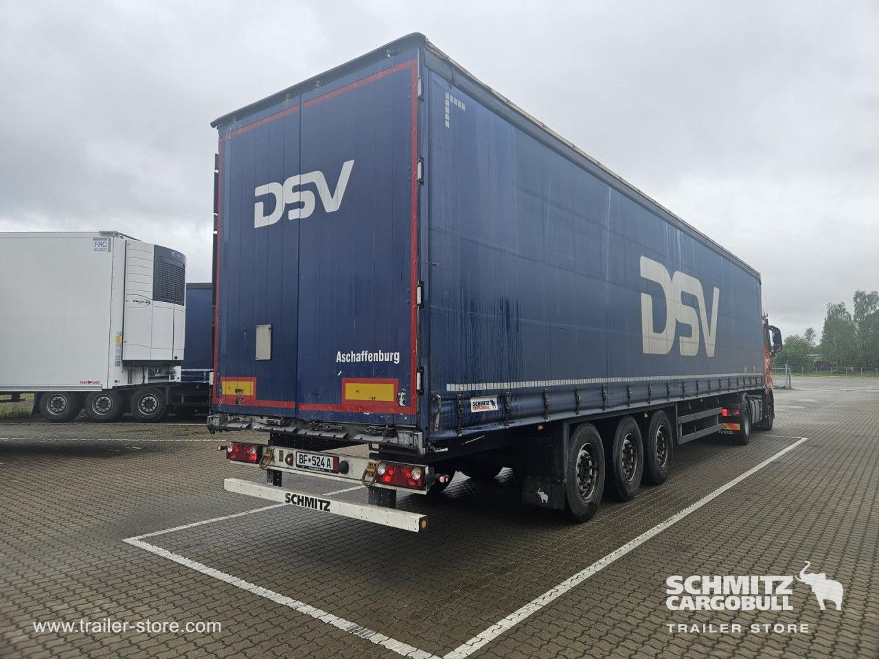 SCHMITZ Curtainsider Standard - Semi-reboque de lona: foto 1 SCHMITZ Curtainsider Standard - Semi-reboque de lona: foto 1