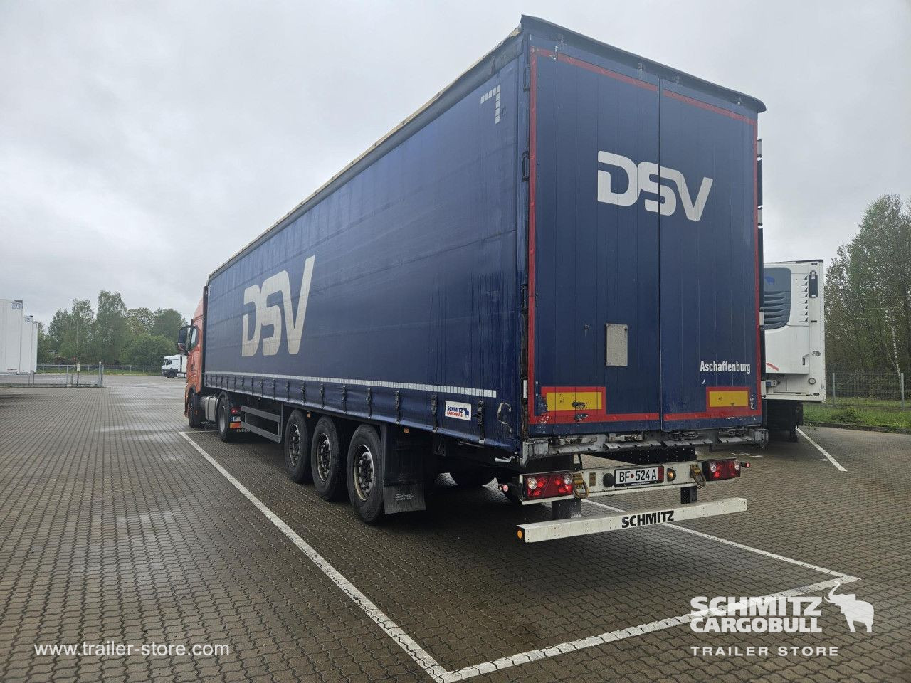 SCHMITZ Curtainsider Standard - Semi-reboque de lona: foto 2 SCHMITZ Curtainsider Standard - Semi-reboque de lona: foto 2