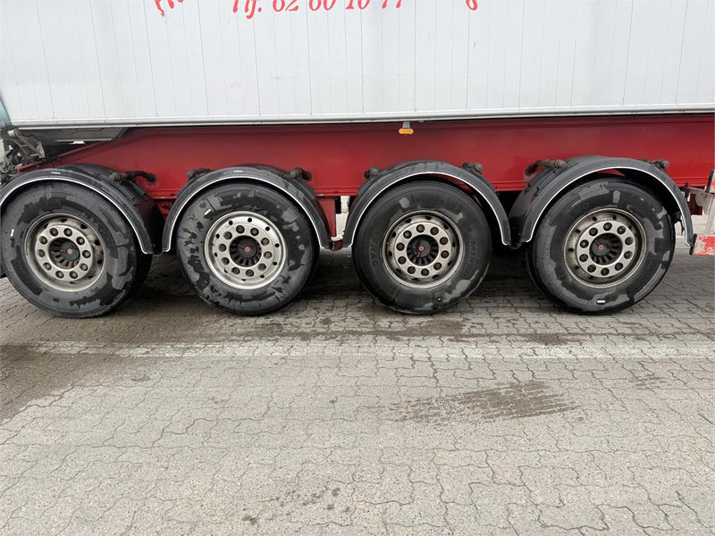 Benalu 35 m³ - Semi-reboque basculante: foto 4 Benalu 35 m³ - Semi-reboque basculante: foto 4