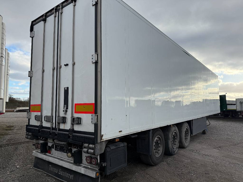 Schmitz Cargobull 3-axle 66pl. Vector1950MT Multitemp/Doppelkammer - Semi-reboque frigorífico: foto 4 Schmitz Cargobull 3-axle 66pl. Vector1950MT Multitemp/Doppelkammer - Semi-reboque frigorífico: foto 4