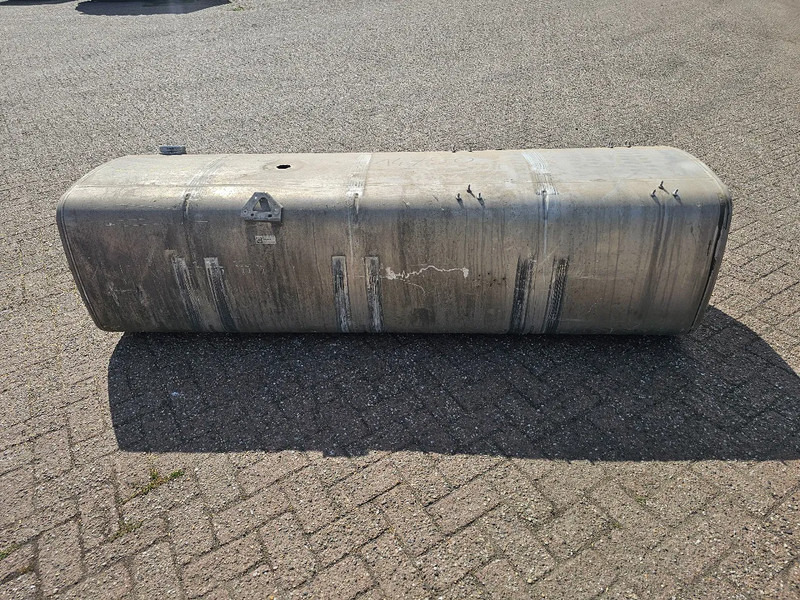 Tanque de combustível por Camião DAF Dieseltank - 1944801 - 845 Liter L68 B230 H63: foto 7