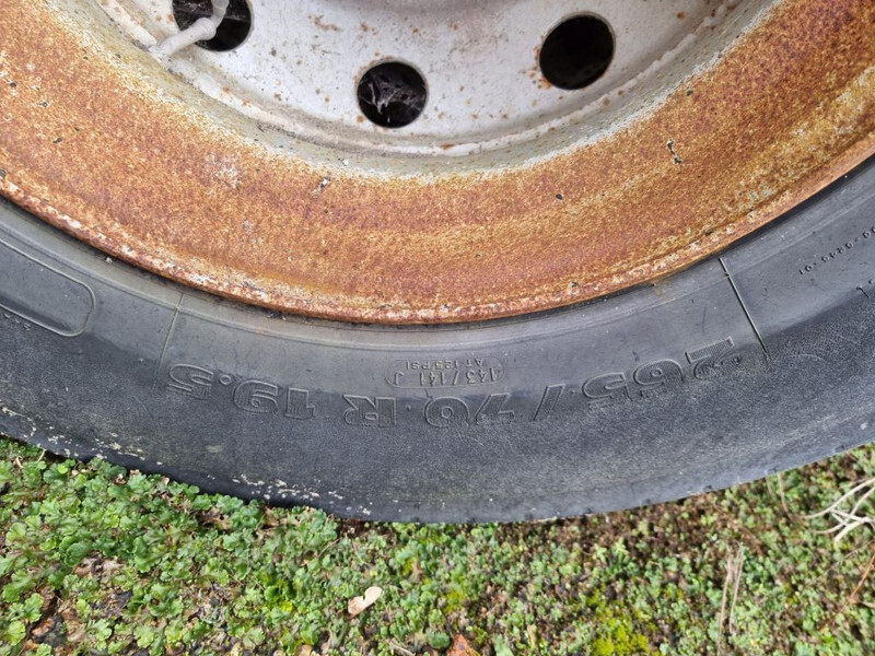 Giant 19.5 Inch - 10 Bolts - Eixo e peças por Camião: foto 2 Giant 19.5 Inch - 10 Bolts - Eixo e peças por Camião: foto 2