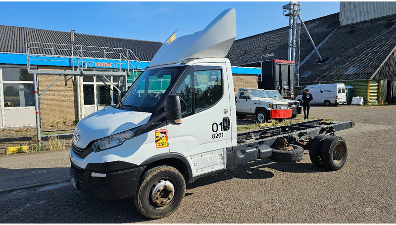 Iveco Daily IS70CI2BA - Camião chassi: foto 1 Iveco Daily IS70CI2BA - Camião chassi: foto 1