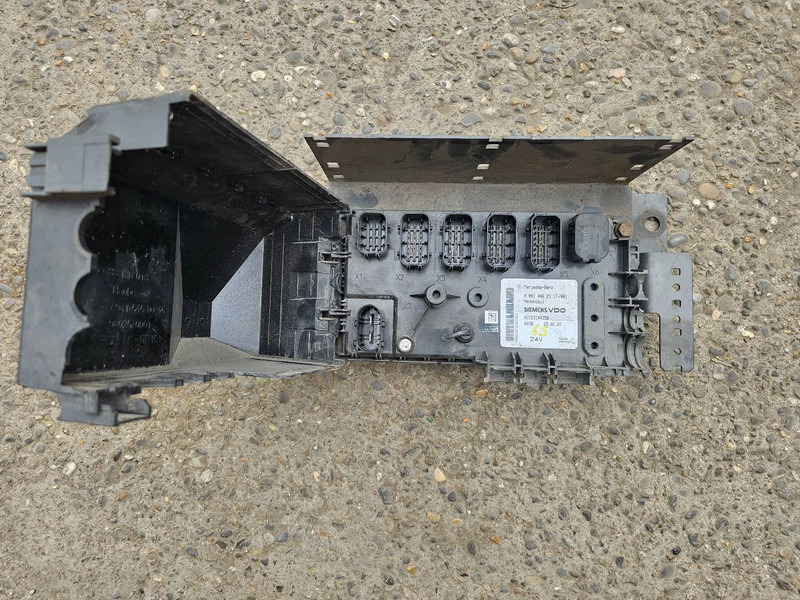 Mercedes-Benz Light control unit Siemens VDO - A0014462317/001 - Peça de reposição por Camião: foto 1 Mercedes-Benz Light control unit Siemens VDO - A0014462317/001 - Peça de reposição por Camião: foto 1