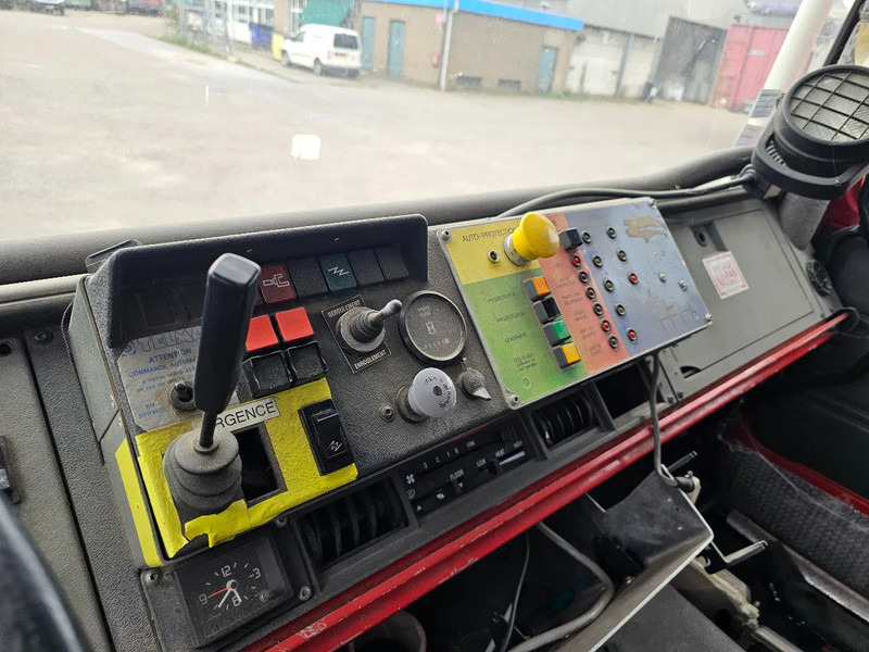 Carro de bombeiro Renault M210 Arbois 3500L - Hydraulic winch: foto 14