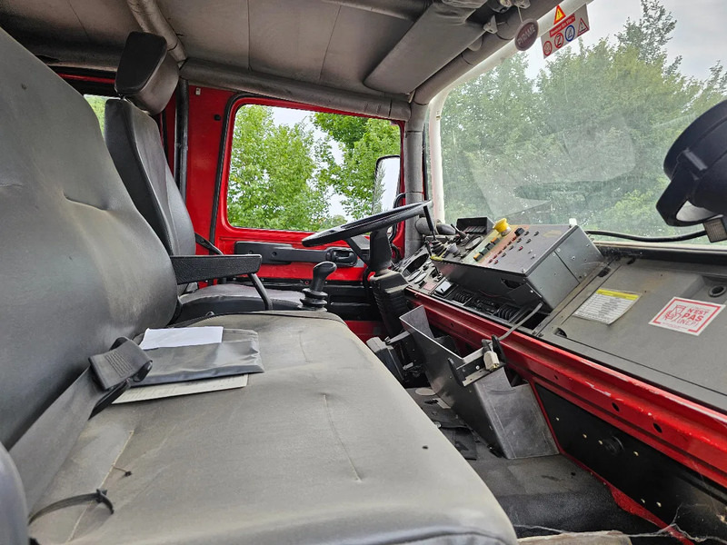 Carro de bombeiro Renault M210 Arbois 3500L - Hydraulic winch: foto 9