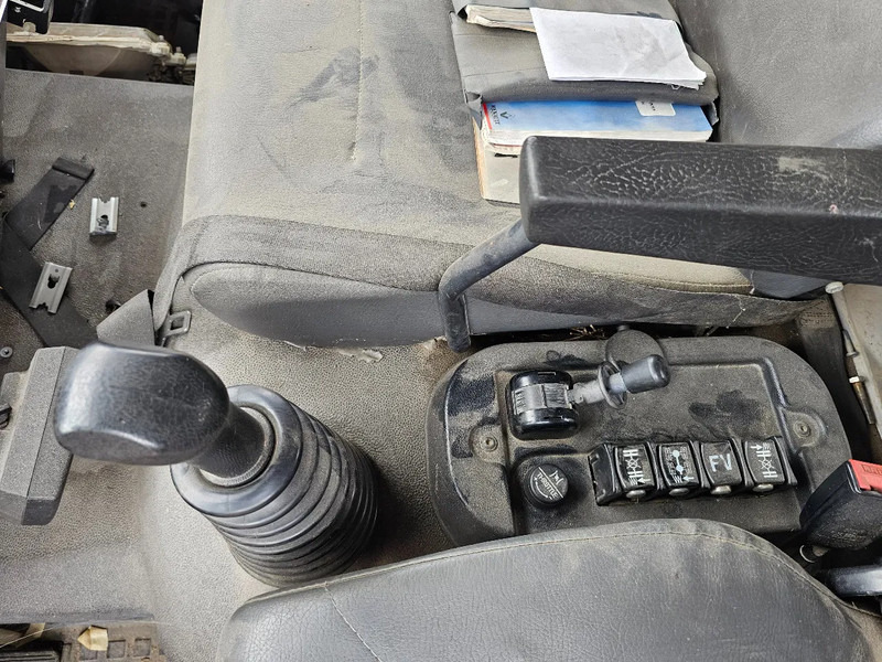 Carro de bombeiro Renault M210 Arbois 3500L - Hydraulic winch: foto 16