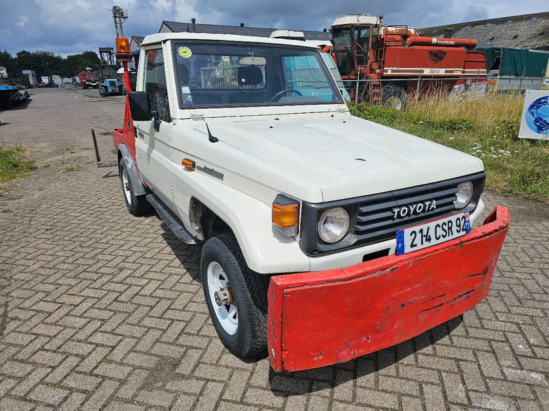 Toyota Land Cruiser LB71MOD - SUV: foto 3 Toyota Land Cruiser LB71MOD - SUV: foto 3
