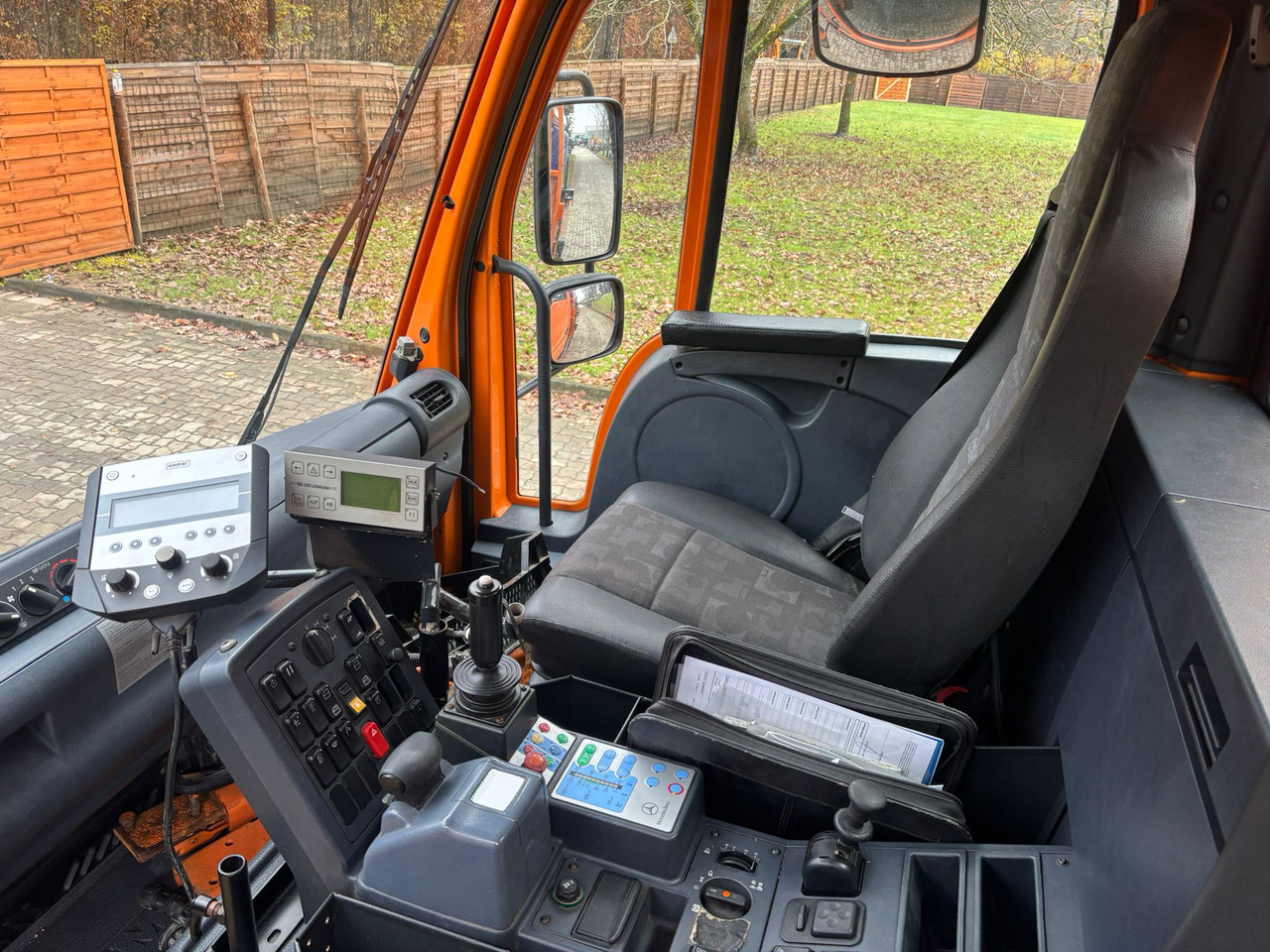 Camião MERCEDES-BENZ Unimog U400: foto 16