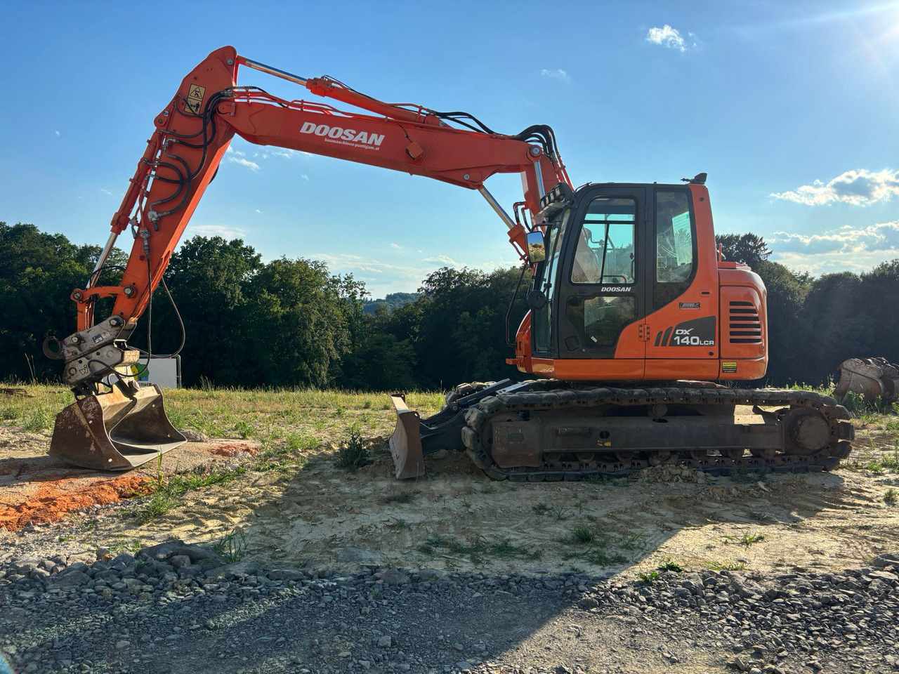 DOOSAN DX 140 LCR-3 - Escavadora de rastos: foto 1 DOOSAN DX 140 LCR-3 - Escavadora de rastos: foto 1