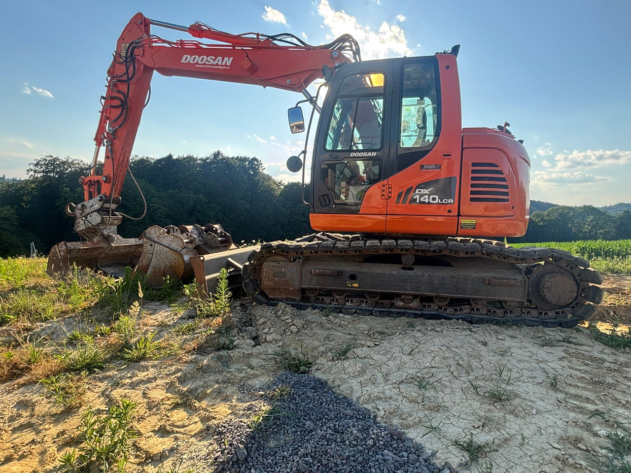 DOOSAN DX 140 LCR-3 - Escavadora de rastos: foto 4 DOOSAN DX 140 LCR-3 - Escavadora de rastos: foto 4