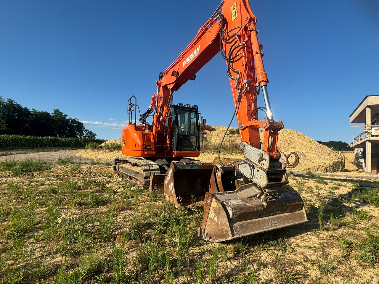 DOOSAN DX 140 LCR-3 - Escavadora de rastos: foto 3 DOOSAN DX 140 LCR-3 - Escavadora de rastos: foto 3