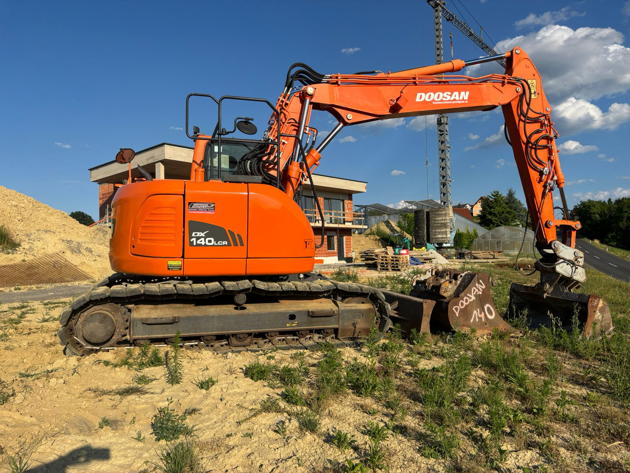 DOOSAN DX 140 LCR-3 - Escavadora de rastos: foto 2 DOOSAN DX 140 LCR-3 - Escavadora de rastos: foto 2