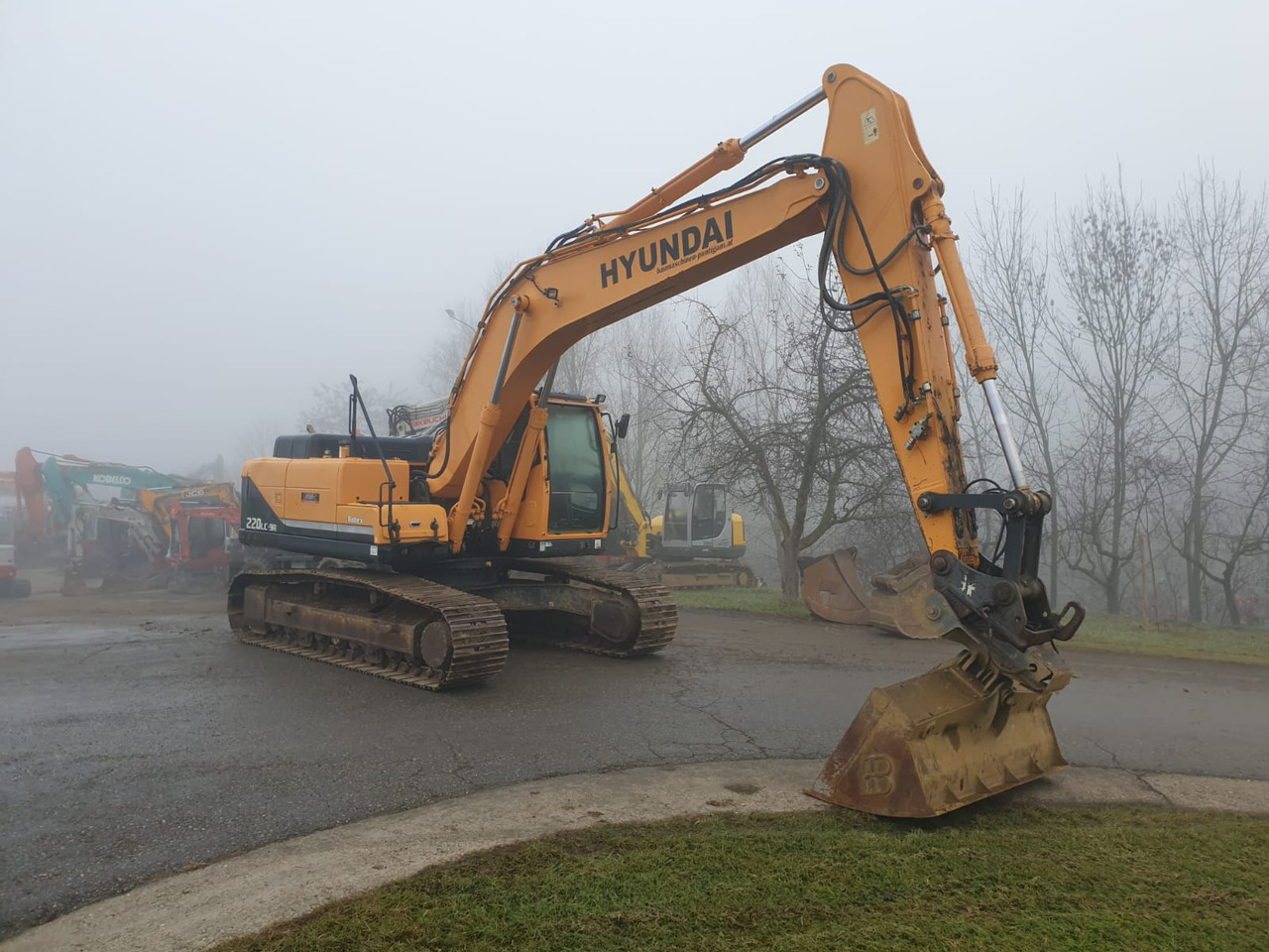 Hyundai R 220 LC-9A - Escavadora de rastos: foto 4 Hyundai R 220 LC-9A - Escavadora de rastos: foto 4