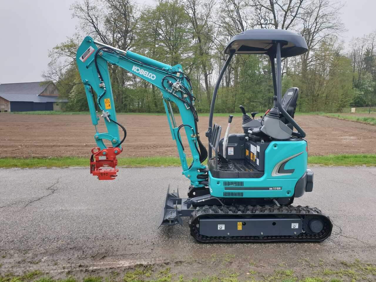 KOBELCO SK 17 SR-3E - Mini escavadeira: foto 1 KOBELCO SK 17 SR-3E - Mini escavadeira: foto 1