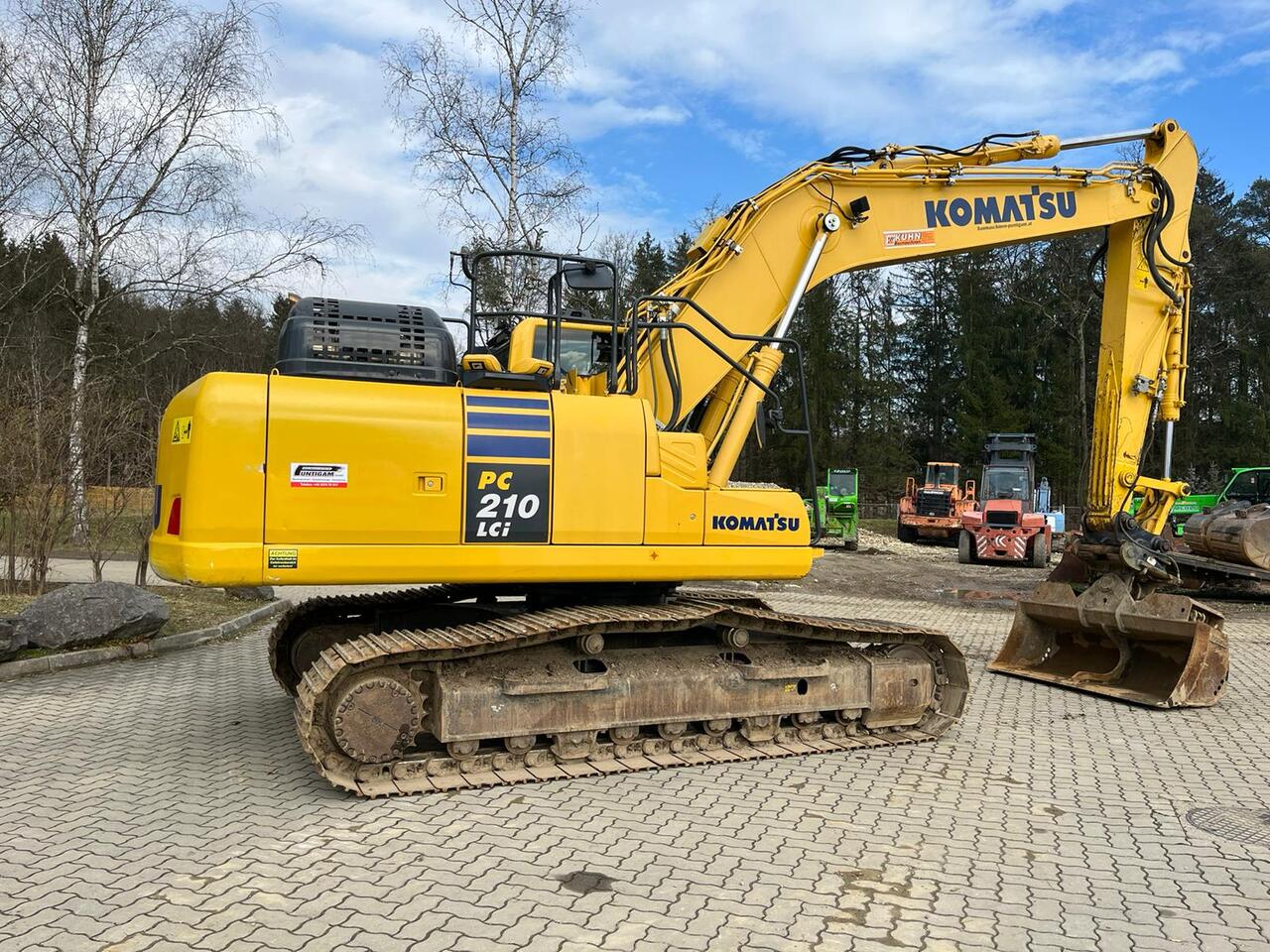 KOMATSU PC 210 LCI-11 - Escavadora de rastos: foto 2 KOMATSU PC 210 LCI-11 - Escavadora de rastos: foto 2