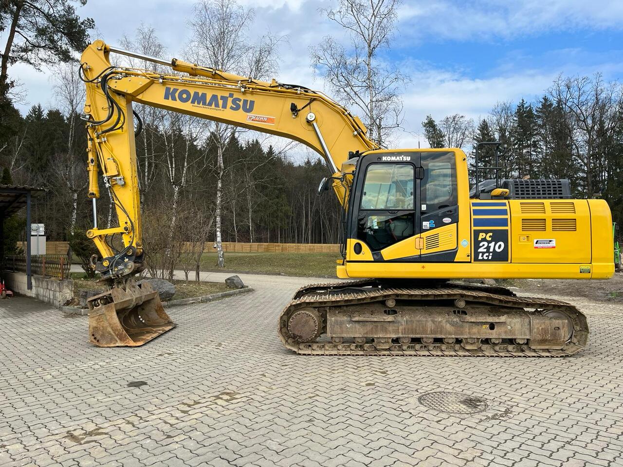 KOMATSU PC 210 LCI-11 - Escavadora de rastos: foto 1 KOMATSU PC 210 LCI-11 - Escavadora de rastos: foto 1