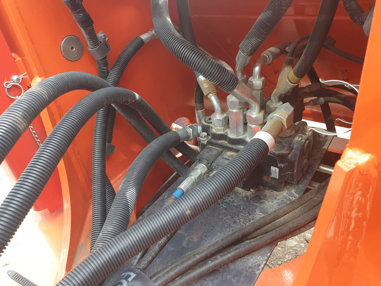 Leasing de KUBOTA R 070 KUBOTA R 070: foto 16