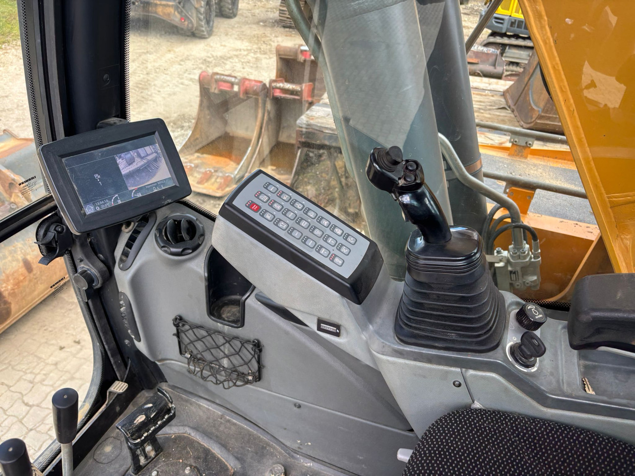 Escavadora de rastos LIEBHERR R 922 LC: foto 13